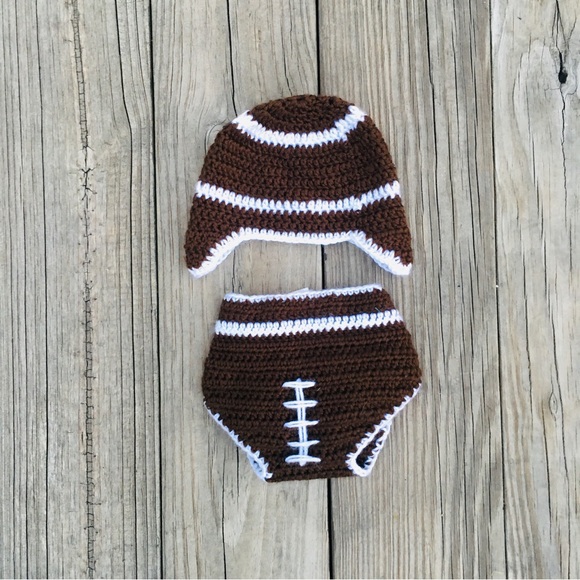 So'Dorable Hand Crotched Football Set for Baby Pictures Prop 0-6 months - Picture 2 of 3